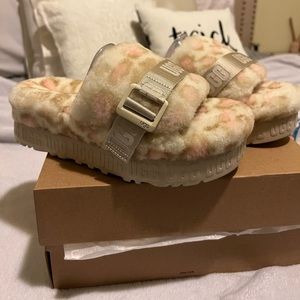 UGG platform fluffita fuzzy slippers